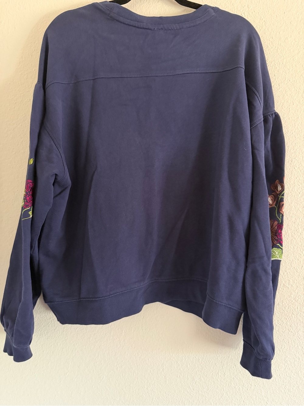 Anthropologie Sweatshirt Crew Neck Embroidered Floral Blue - Picture 3 of 5